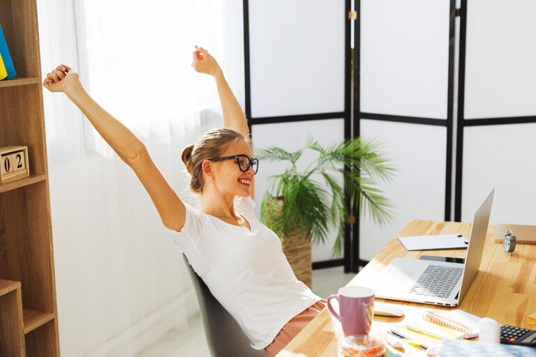 Unlock the Freedom and Flexibility of Working Online: Discover the Benefits of Remote Work!